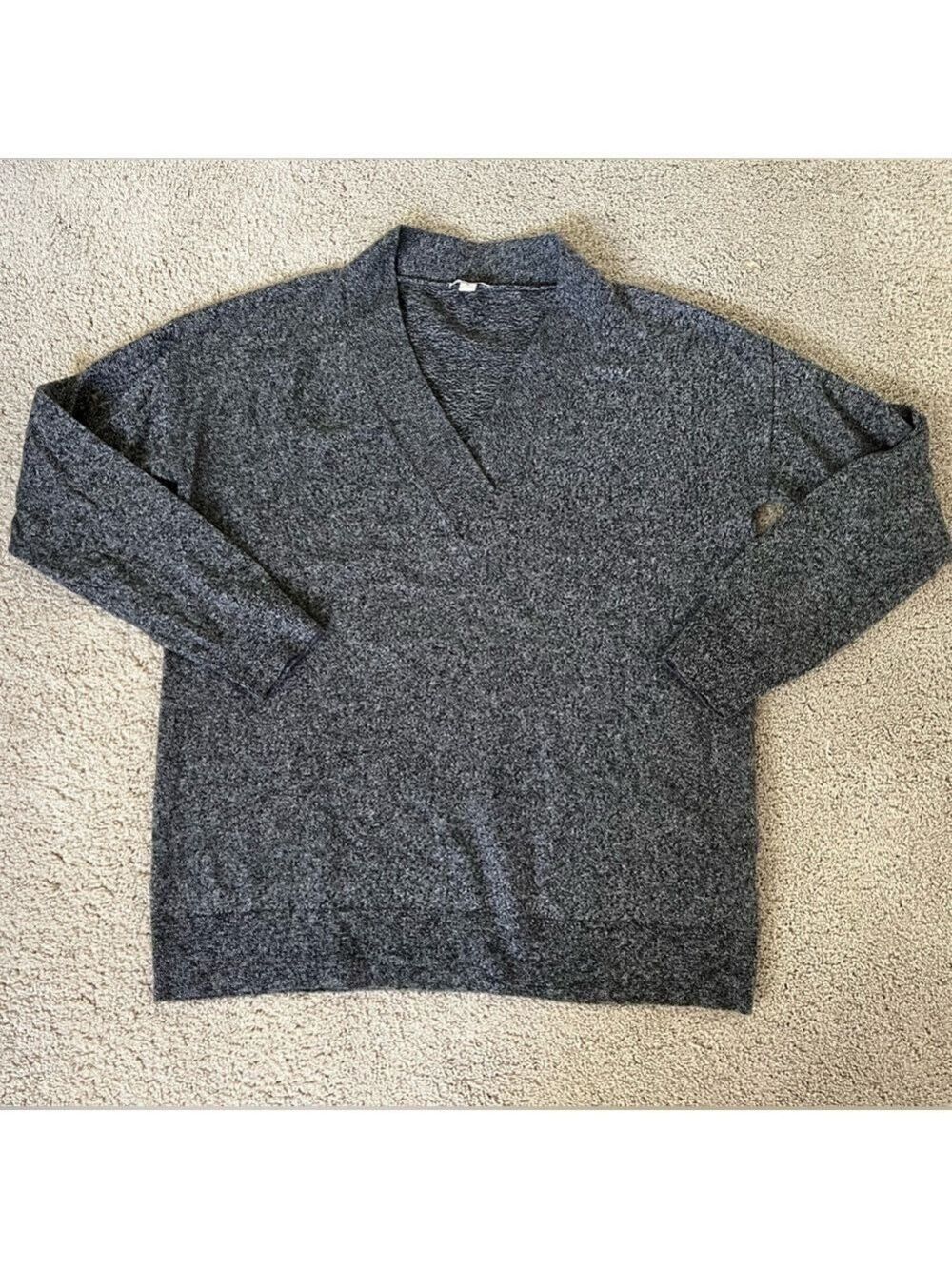 Womens Gap Gray Marled Oversized V-Neck Marino Wool Blend. Size M
